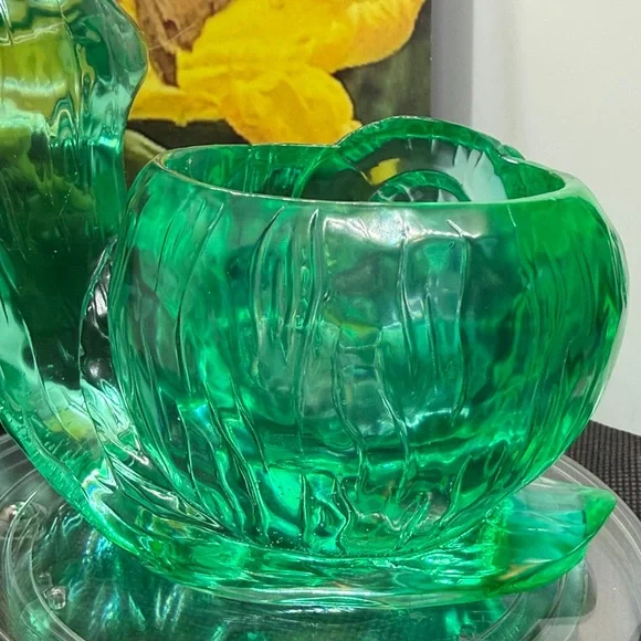 Unique Resin Green Snail Planter - Picture 6 of 14